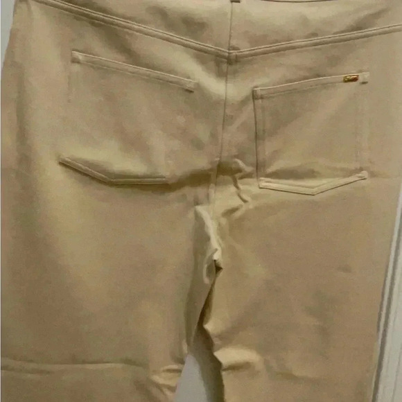 ST.John brand new beige color, jeans, pants, soft and stretchy. Amazing … - Picture 10 of 13